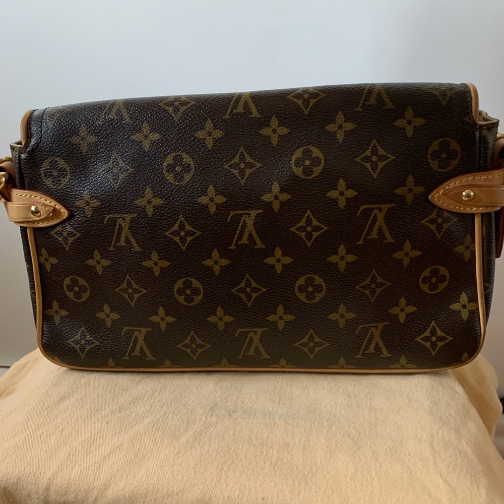 Louis Vuitton Hudson Bag - Picture 2 of 15